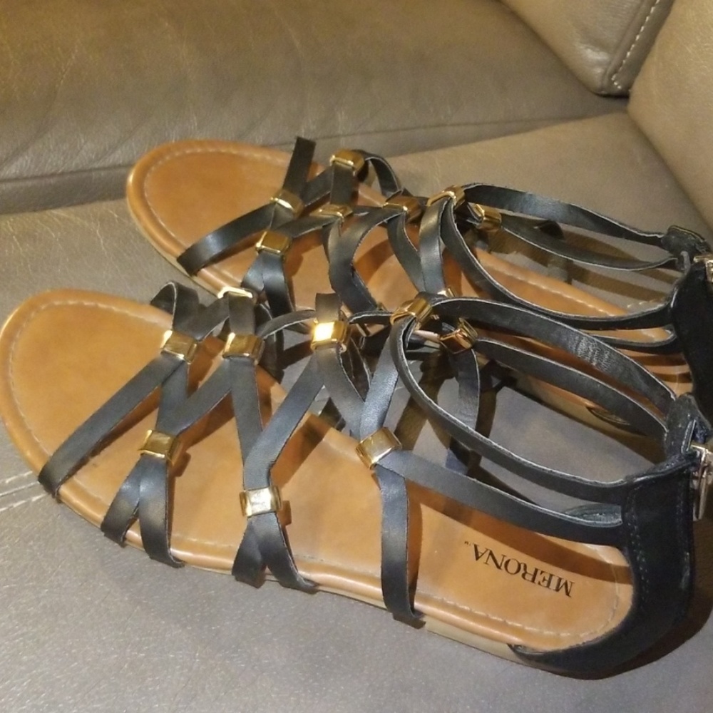 Sandals - Picture 4 of 4